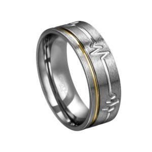 Aliança de Aço Masculina Namoro Compromisso Anatômica Batimentos Coração com Friso em Ouro Acabamento Fosco 442